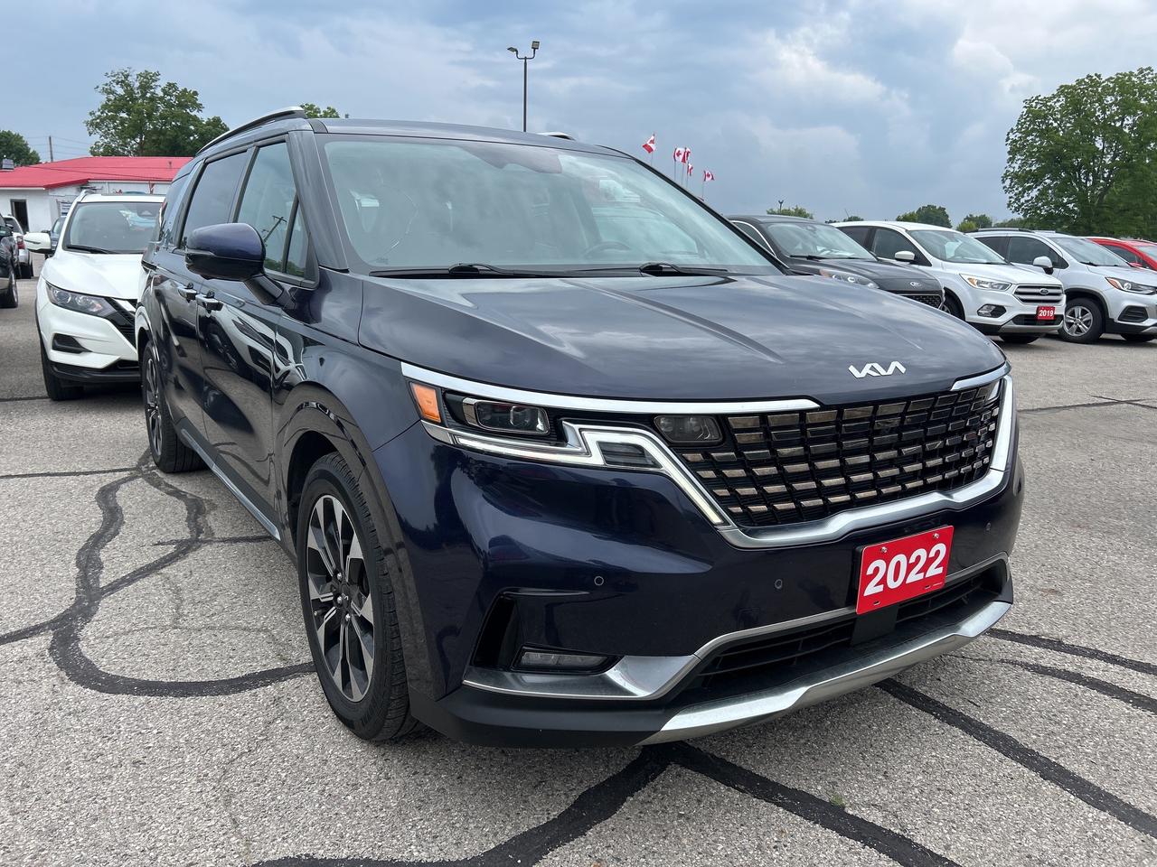 2022 Kia Carnival EX+, CLEAN CARFAX, 8 PASS, POWER SLIDING DOORS! Photo3