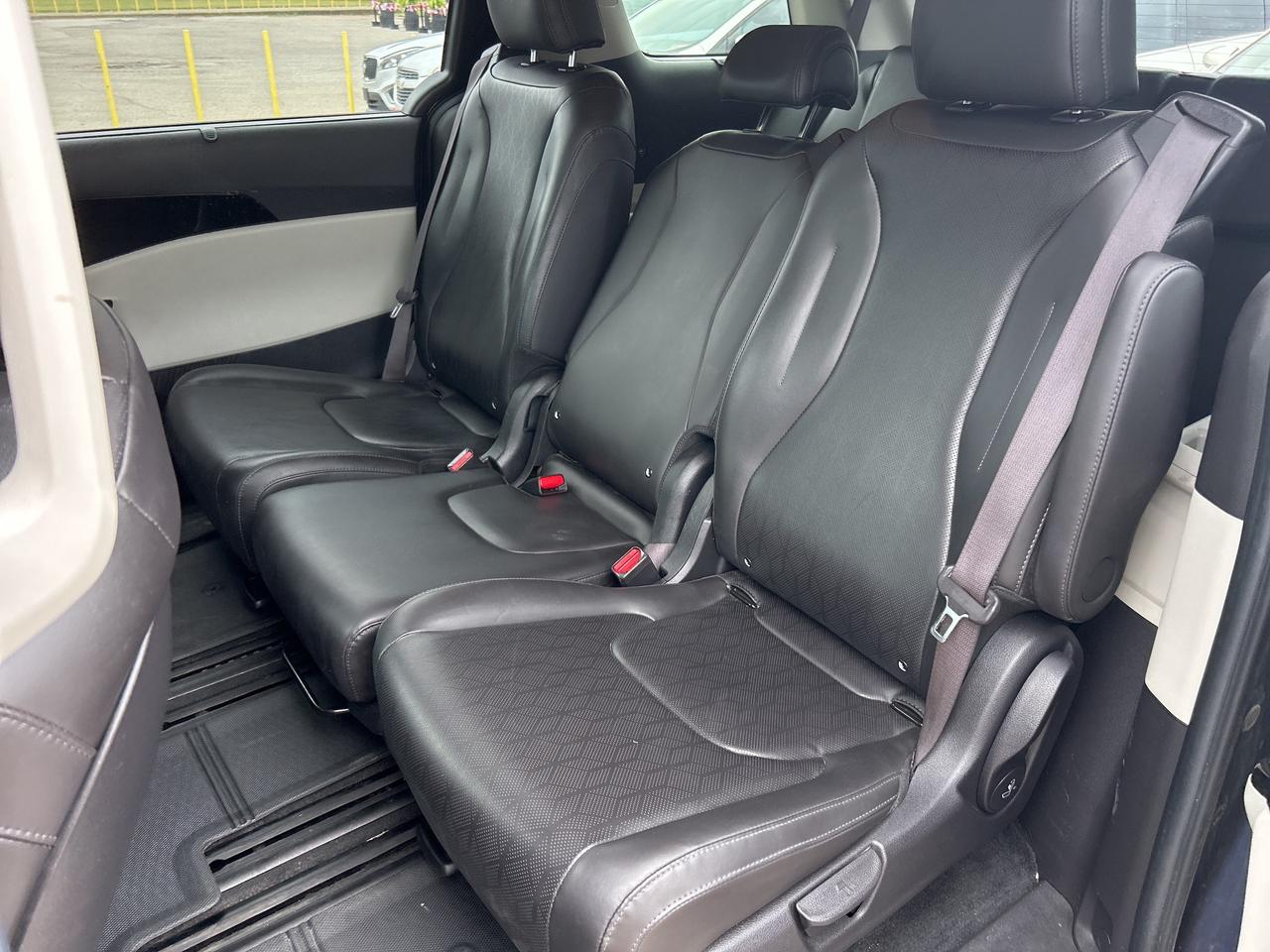 2022 Kia Carnival EX+, CLEAN CARFAX, 8 PASS, POWER SLIDING DOORS! Photo