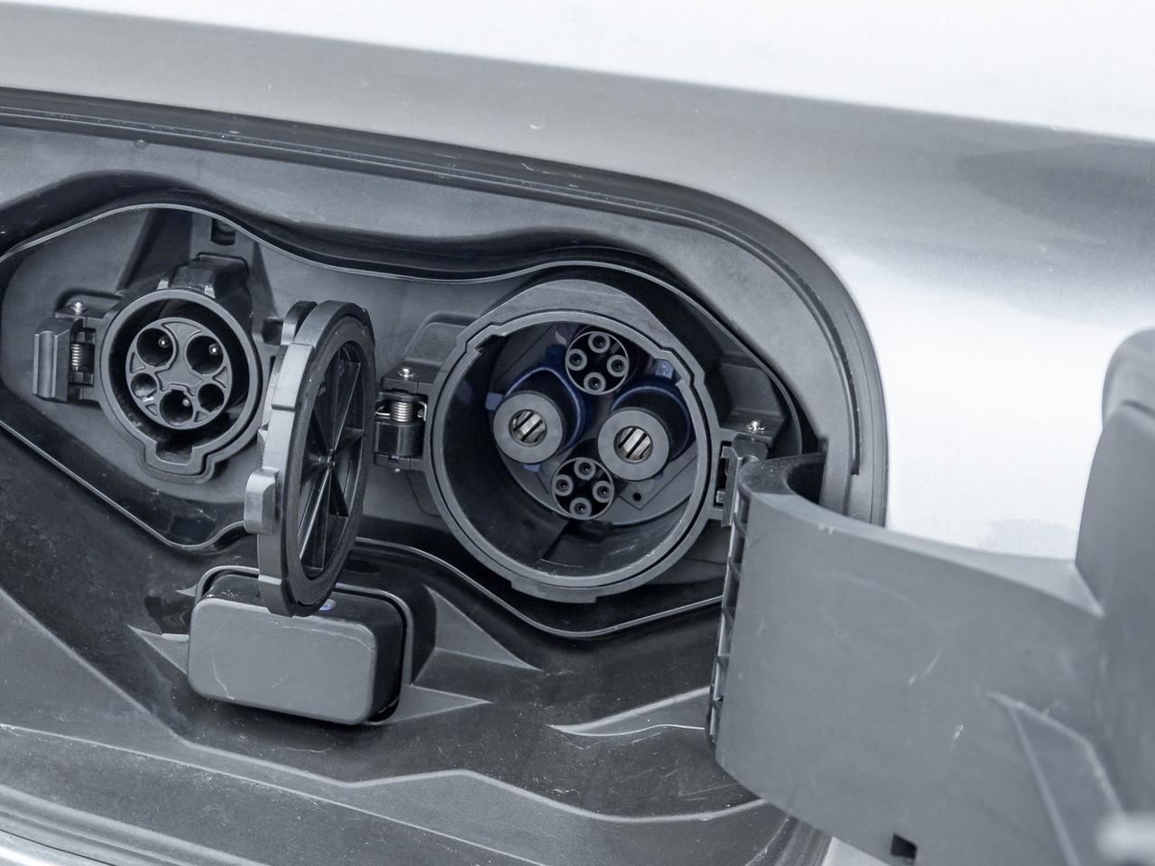 2023 Mitsubishi Outlander PHEV LE S-AWC   CPO FINANCE RATES FOR AS LOW AS 0.90% Photo