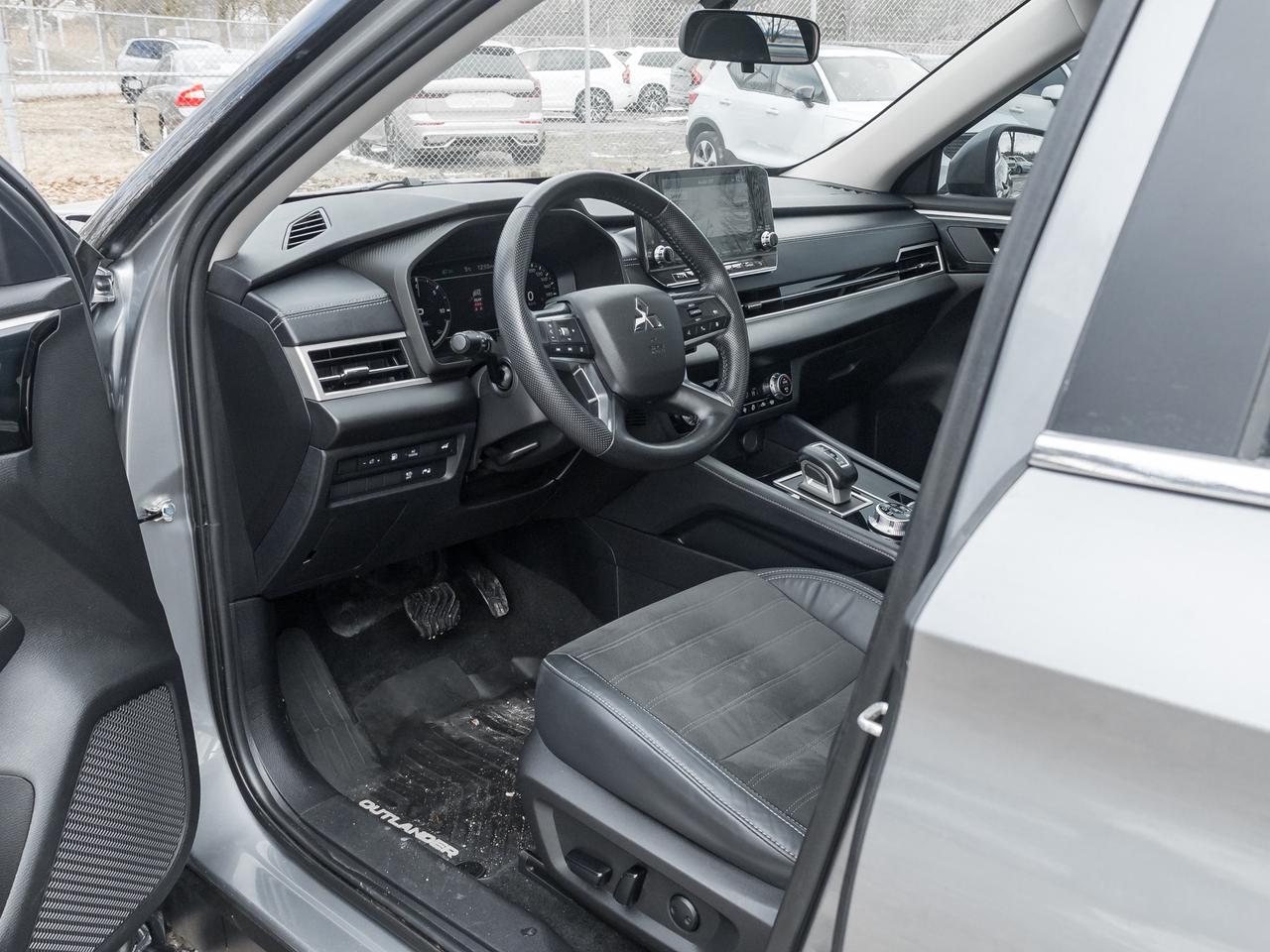 2023 Mitsubishi Outlander PHEV LE S-AWC   CPO FINANCE RATES FOR AS LOW AS 0.90% Photo