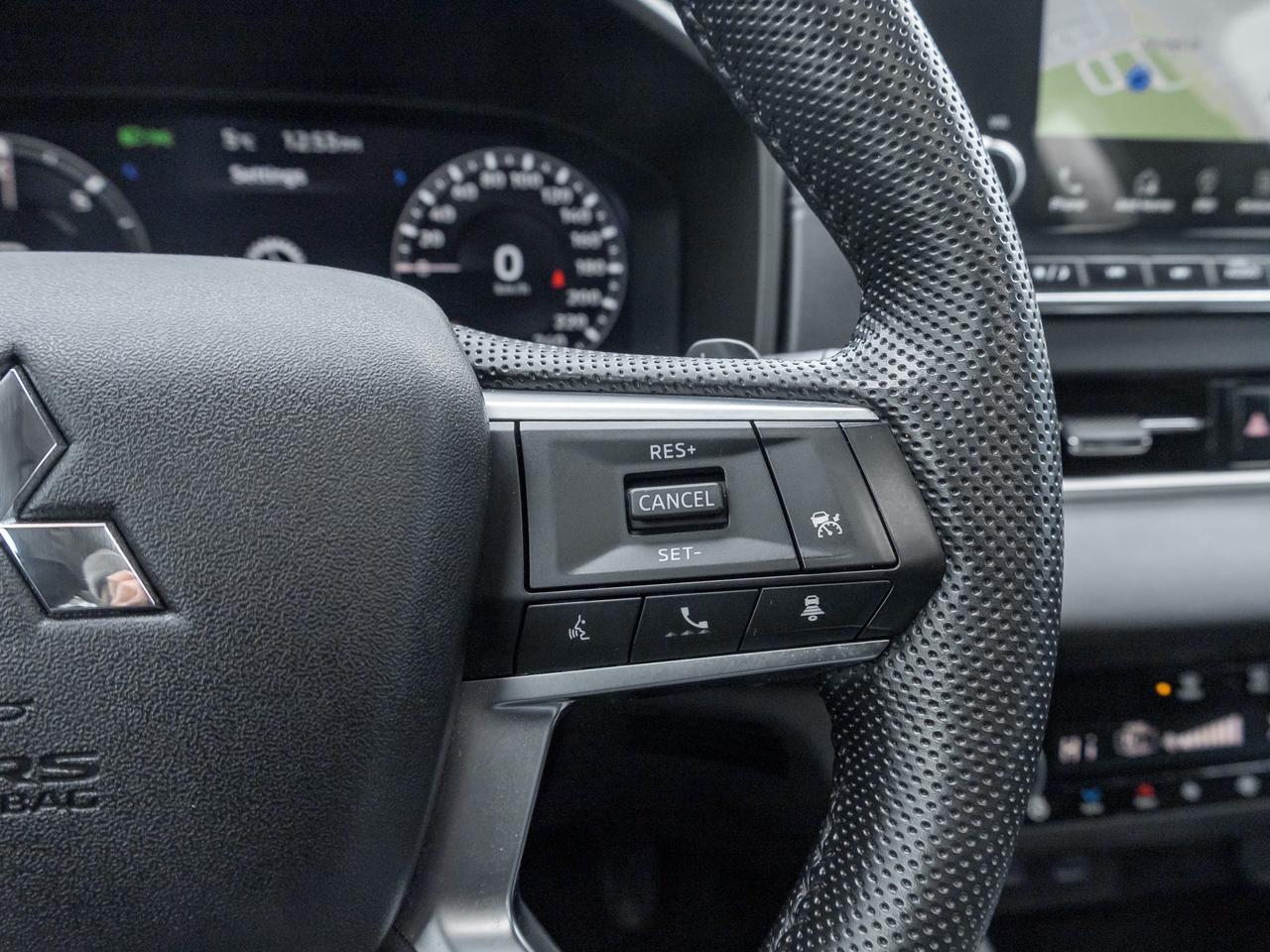 2023 Mitsubishi Outlander PHEV LE S-AWC   CPO FINANCE RATES FOR AS LOW AS 0.90% Photo