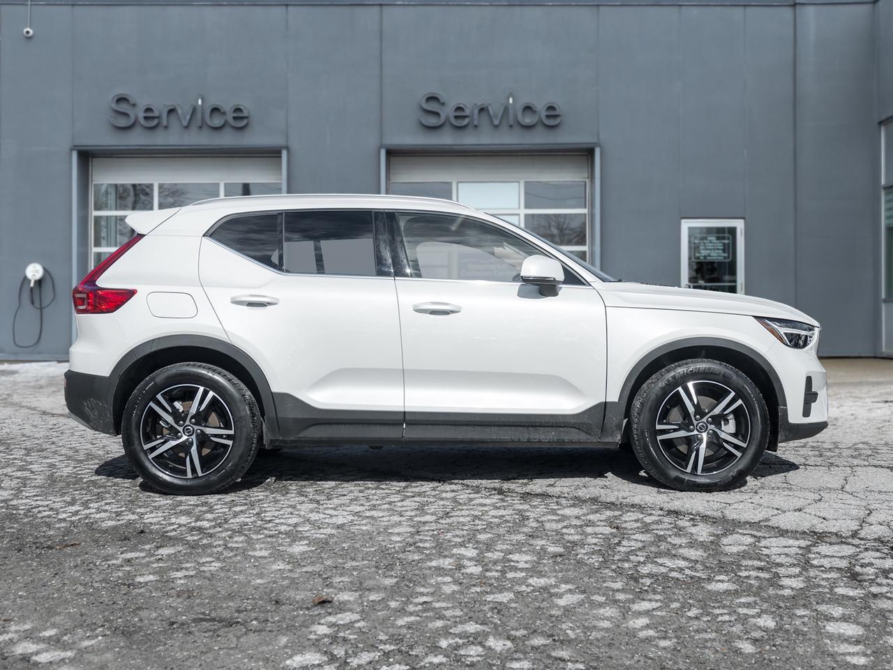 2025 Volvo XC40 B5 AWD Core  CPO FINANCE RATE FROM 3.49%* Photo4