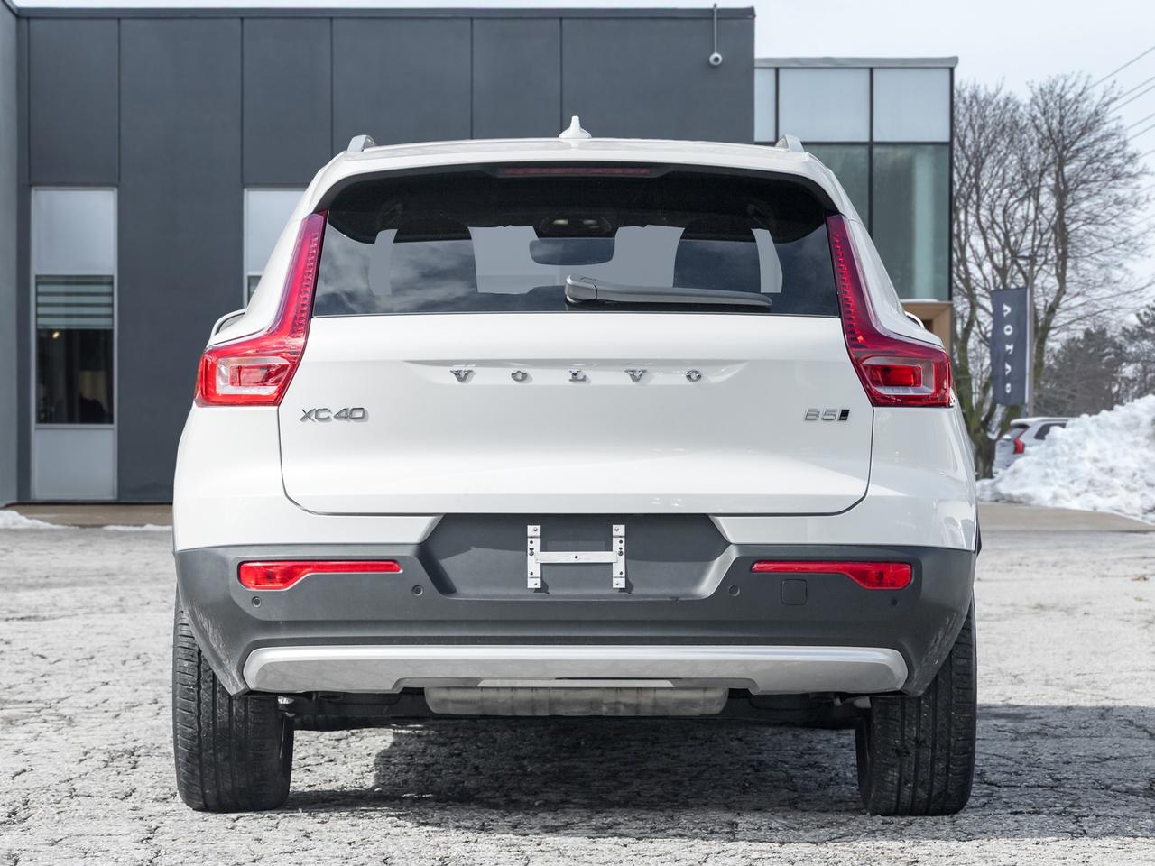 2025 Volvo XC40 B5 AWD Core  CPO FINANCE RATE FROM 3.49%* Photo