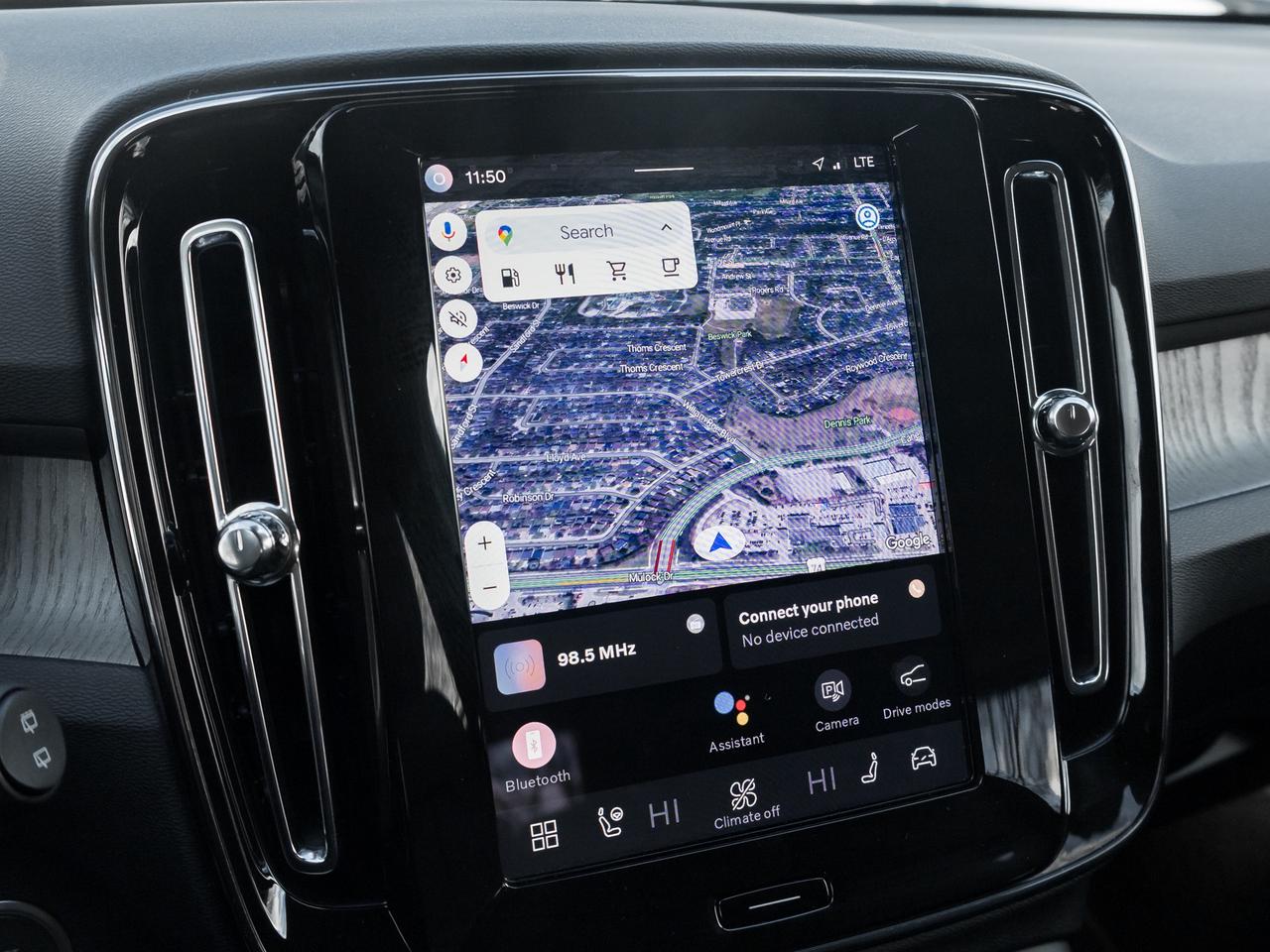 2025 Volvo XC40 B5 AWD Core  CPO FINANCE RATE FROM 3.49%* Photo