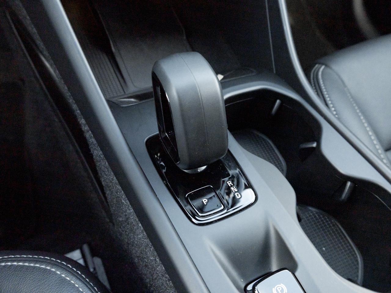 2025 Volvo XC40 B5 AWD Core  CPO FINANCE RATE FROM 3.49%* Photo