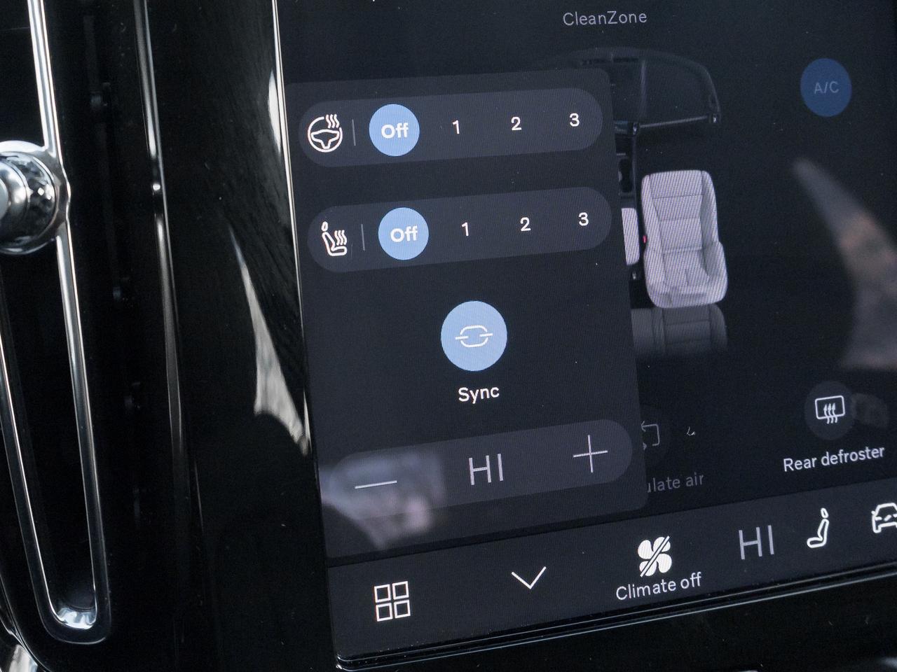 2025 Volvo XC40 B5 AWD Core  CPO FINANCE RATE FROM 3.49%* Photo