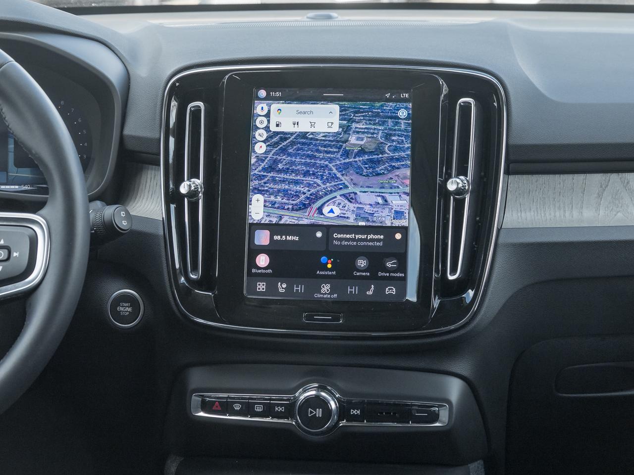 2025 Volvo XC40 B5 AWD Core  CPO FINANCE RATE FROM 3.49%* Photo