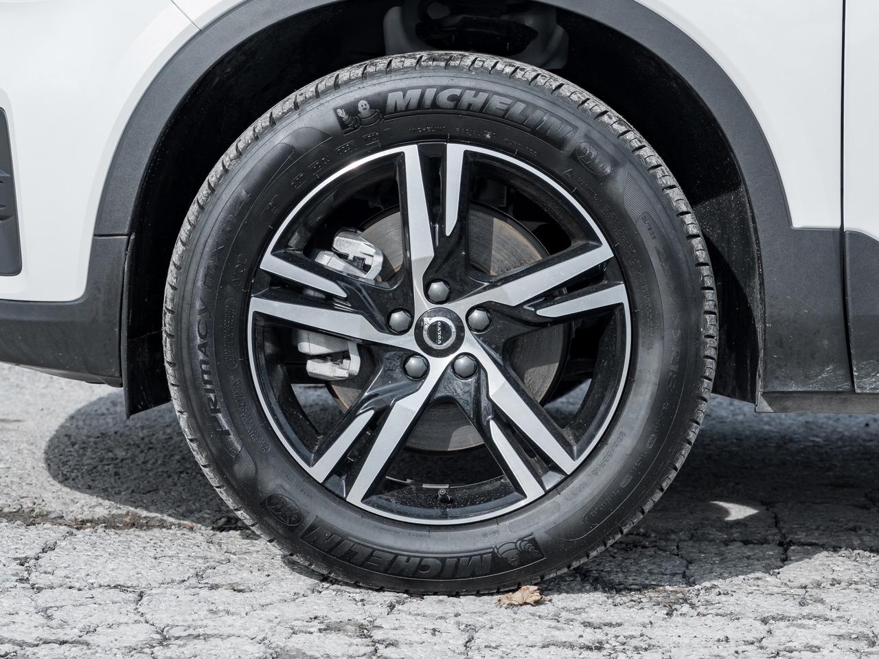 2025 Volvo XC40 B5 AWD Core  CPO FINANCE RATE FROM 3.49%* Photo