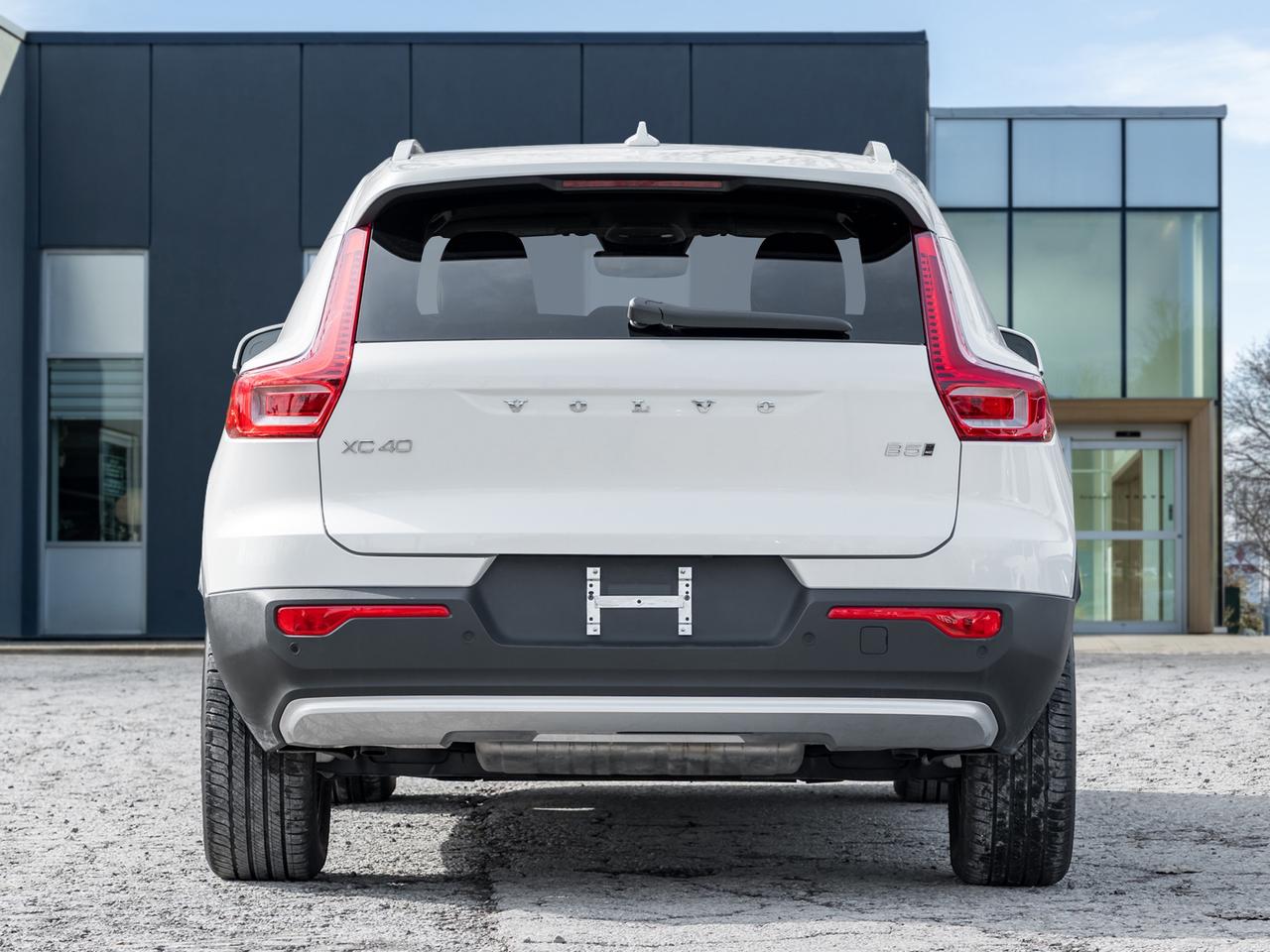 2025 Volvo XC40 B5 AWD Core  CPO FINANCE RATE FROM 3.49%* Photo