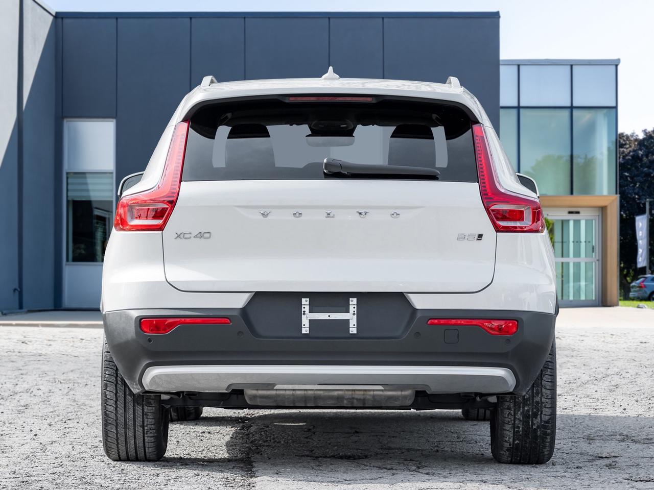 2025 Volvo XC40 B5 AWD Core  CPO FINANCE RATE 3.49%* (84 MONTH) Photo