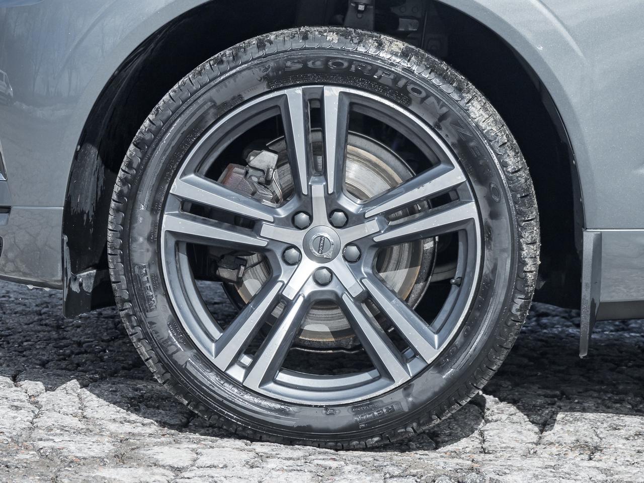 2021 Volvo XC60 Plug-In Hybrid Recharge T8 eAWD  LOW MILEAGE  VOLVO CPO Photo