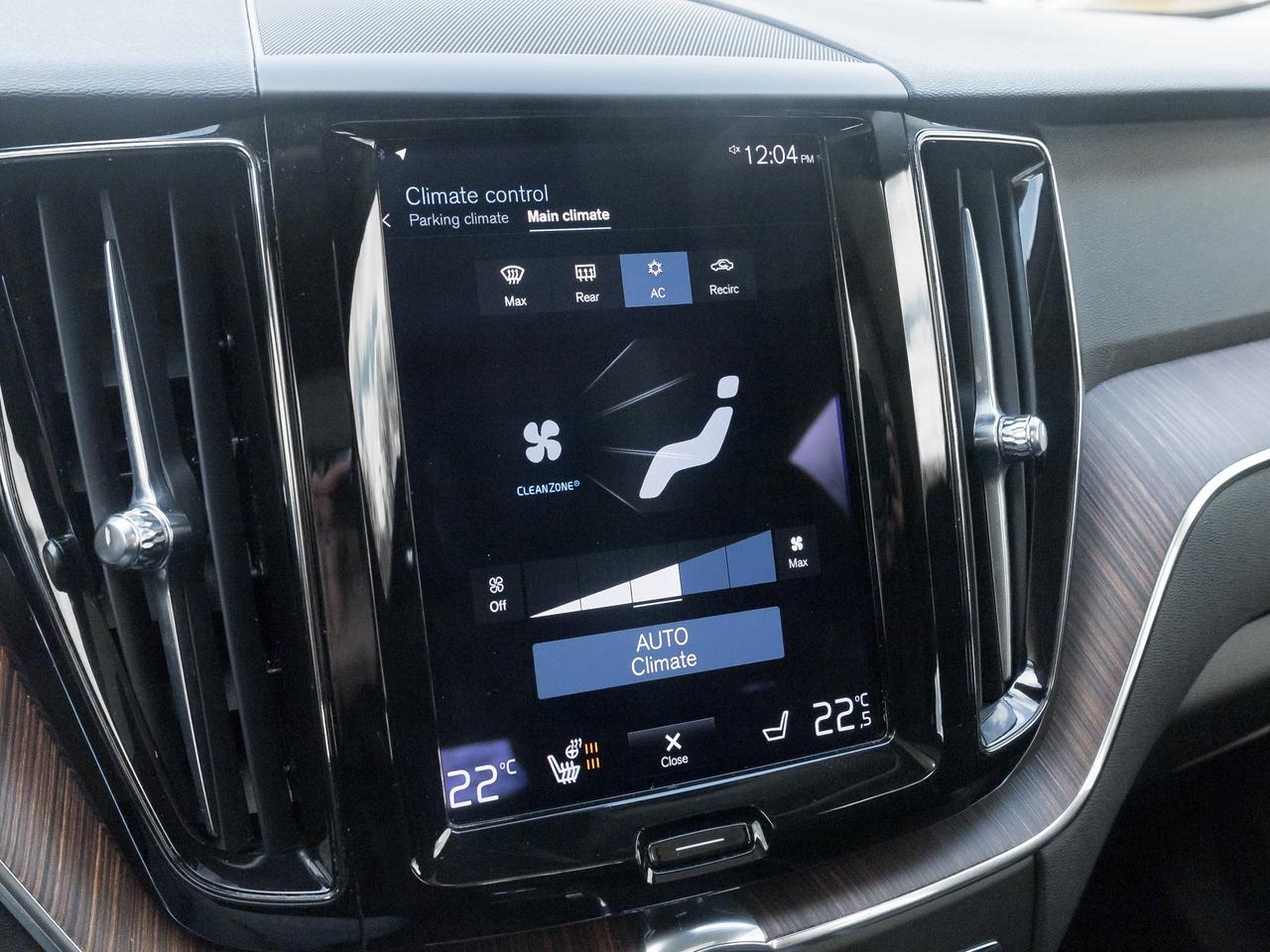 2021 Volvo XC60 Plug-In Hybrid Recharge T8 eAWD  LOW MILEAGE  VOLVO CPO Photo