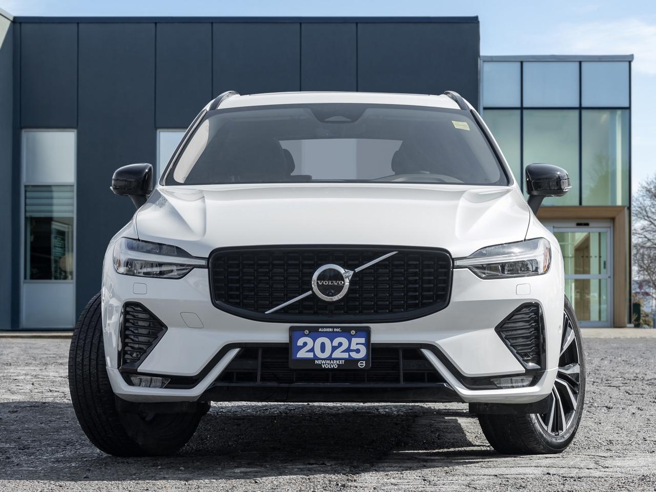 2025 Volvo XC60 B5 AWD PLUS  HARMAN KARDON  20" ALLOY WHEELS  CPO Photo