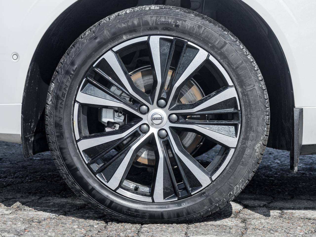 2025 Volvo XC60 B5 AWD PLUS  HARMAN KARDON  20" ALLOY WHEELS  CPO Photo3