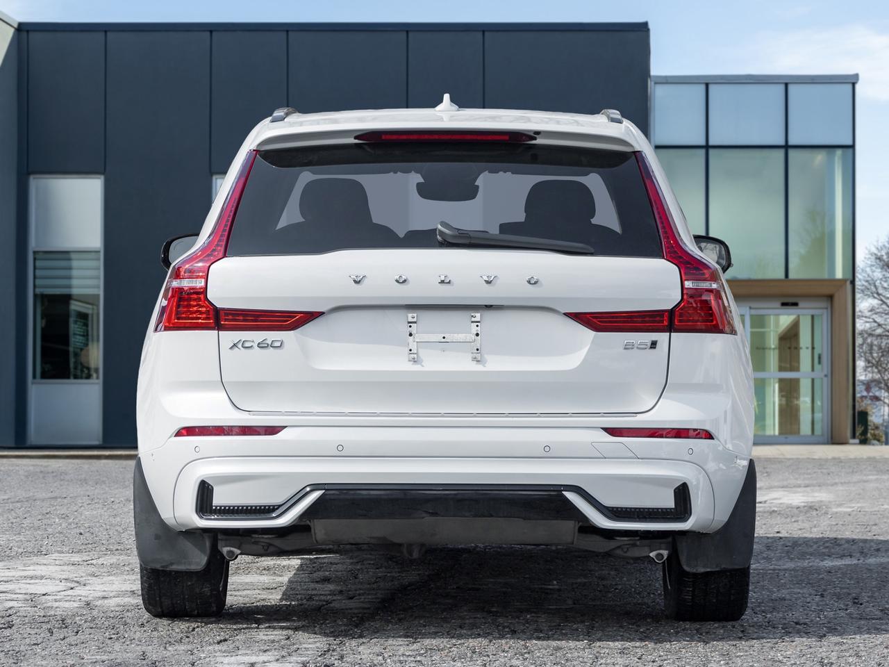 2025 Volvo XC60 B5 AWD PLUS  HARMAN KARDON  20" ALLOY WHEELS  CPO Photo