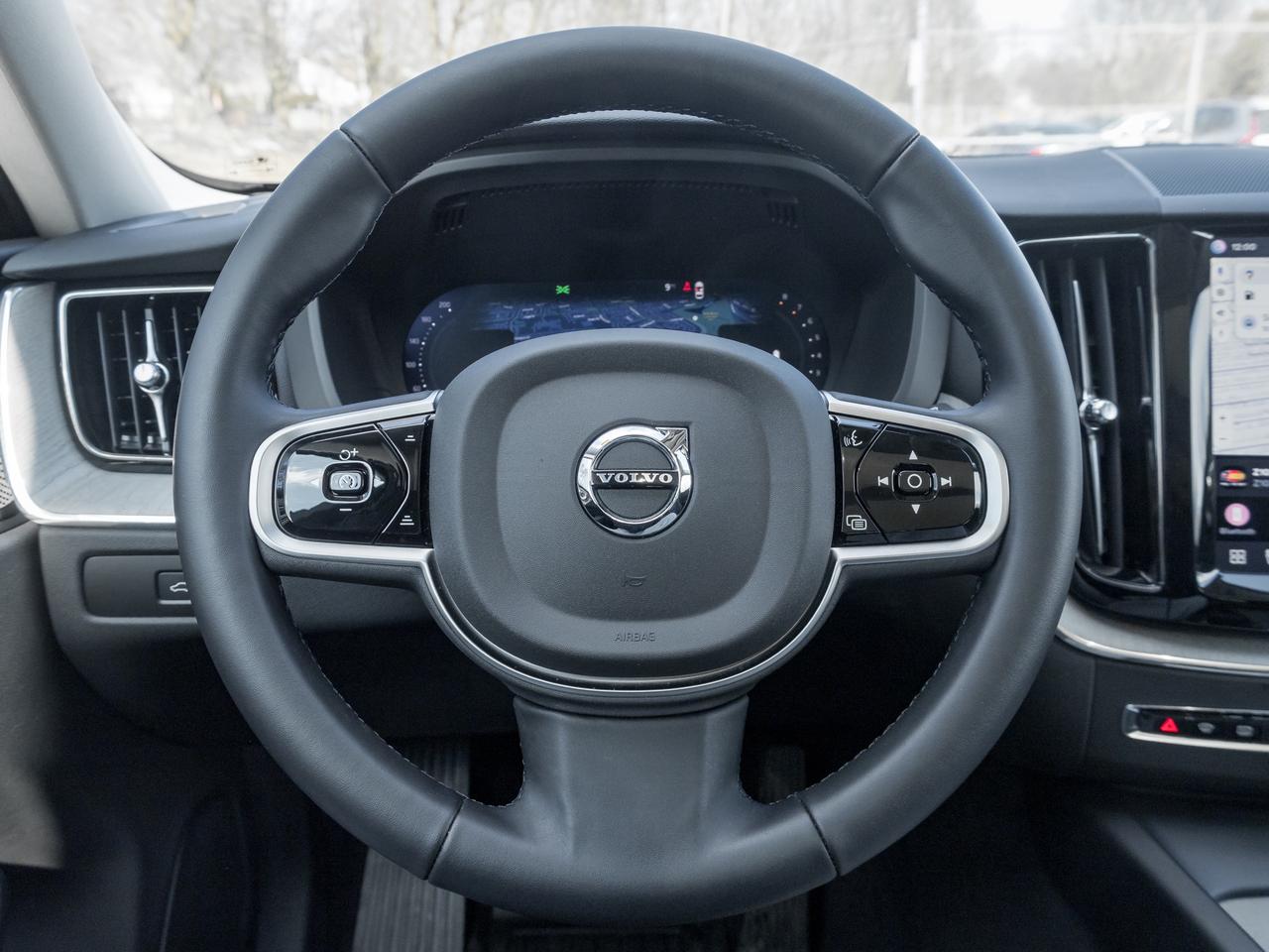 2025 Volvo XC60 B5 AWD PLUS  HARMAN KARDON  20" ALLOY WHEELS  CPO Photo