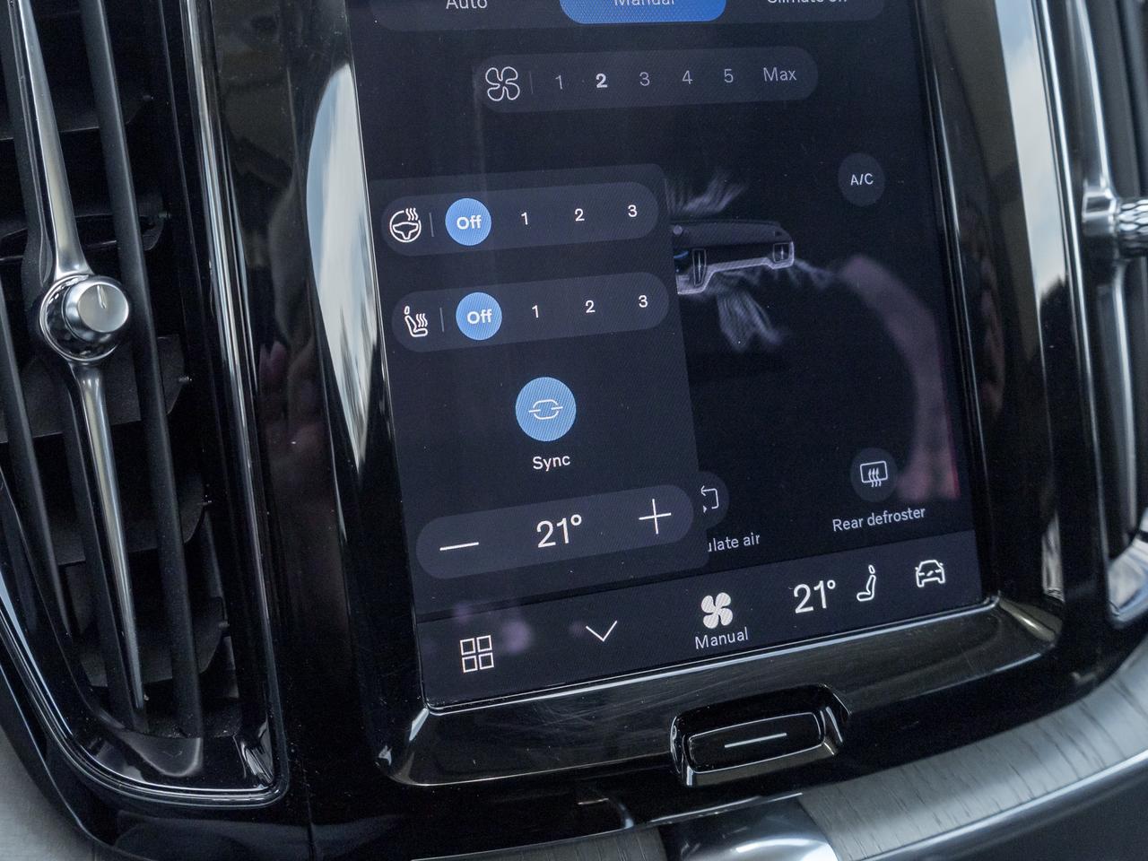 2025 Volvo XC60 B5 AWD PLUS  HARMAN KARDON  20" ALLOY WHEELS  CPO Photo