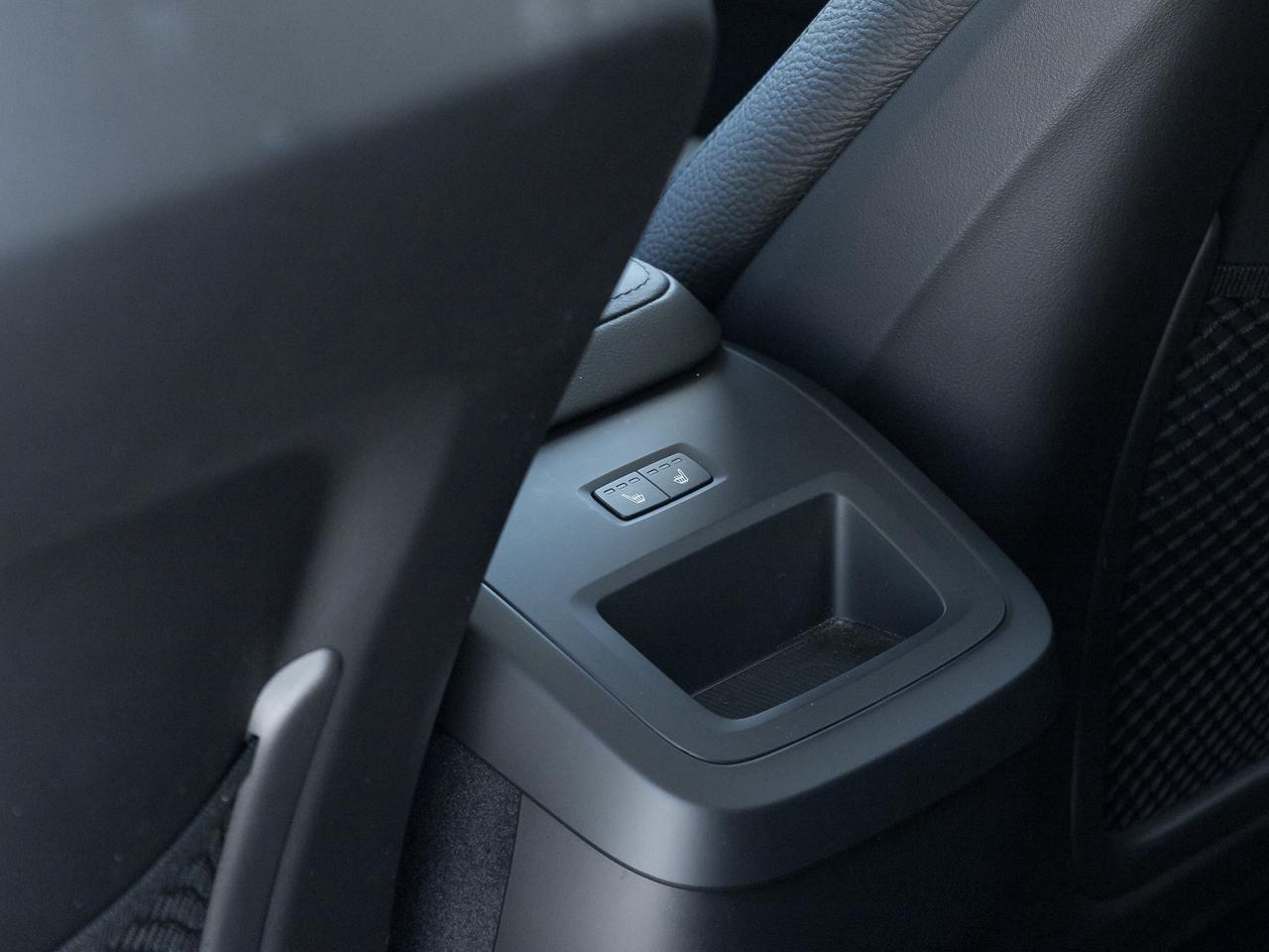 2025 Volvo XC60 B5 AWD PLUS  HARMAN KARDON  20" ALLOY WHEELS  CPO Photo