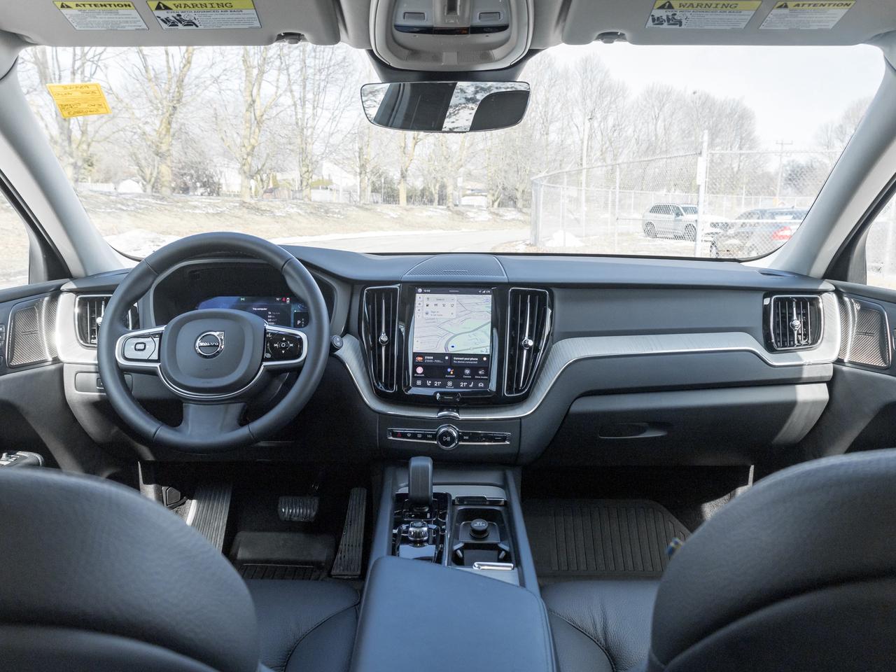 2025 Volvo XC60 B5 AWD PLUS  HARMAN KARDON  20" ALLOY WHEELS  CPO Photo