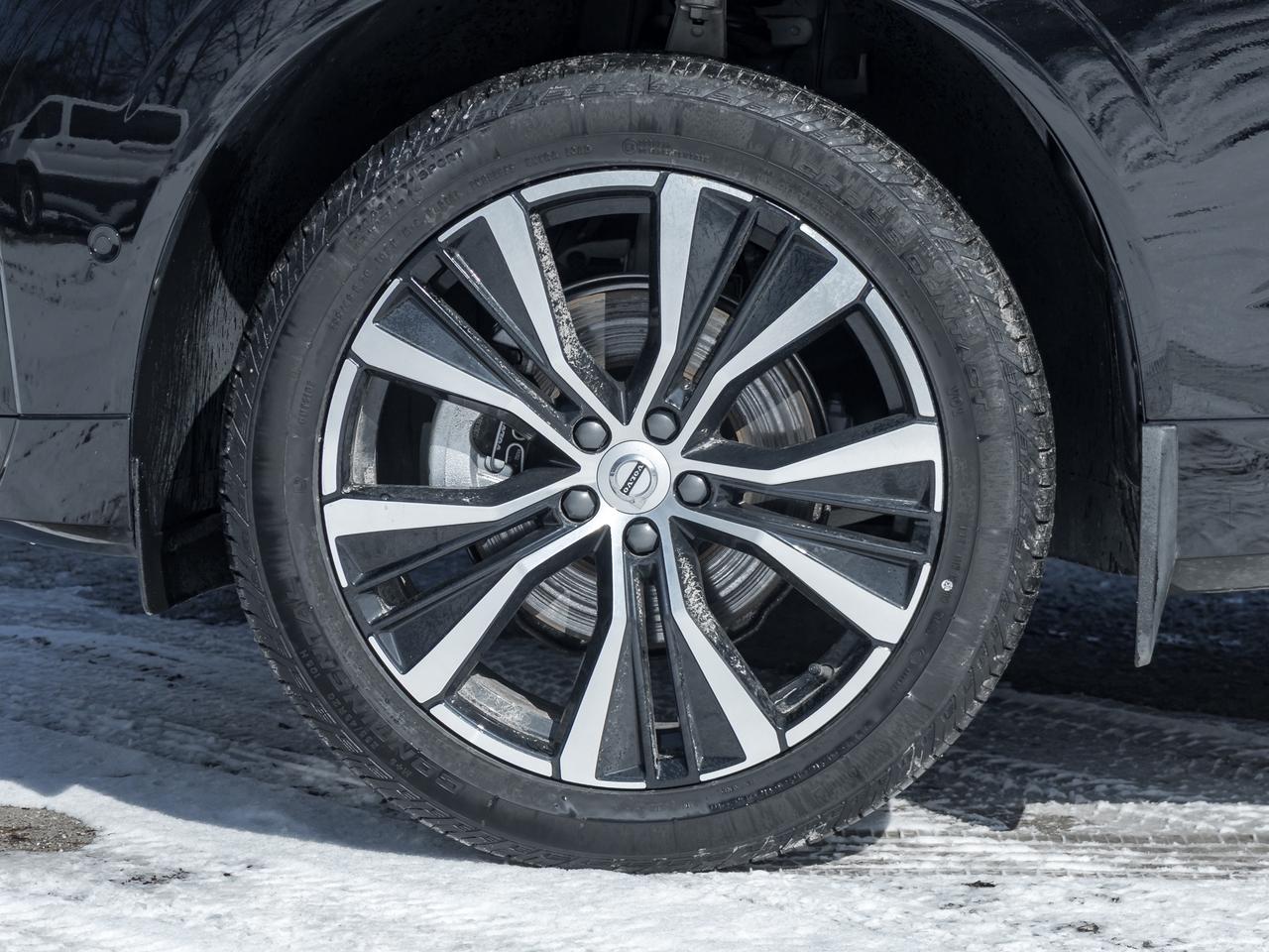 2025 Volvo XC60 B5 AWD PLUS  HARMAN KARDON  20" ALLOY WHEELS  CPO Photo