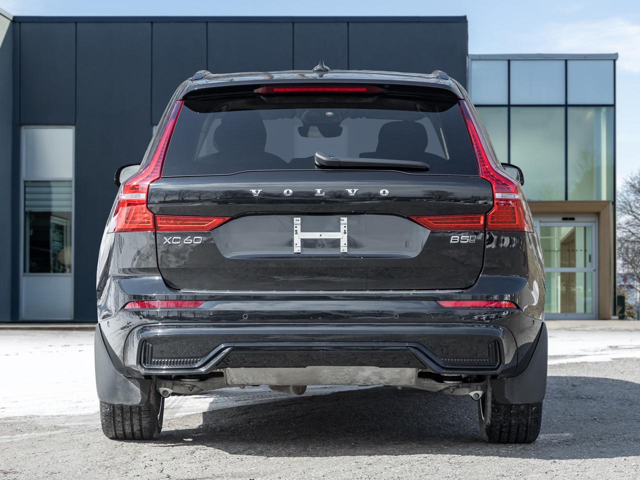 2025 Volvo XC60 B5 AWD PLUS  HARMAN KARDON  20" ALLOY WHEELS  CPO Photo