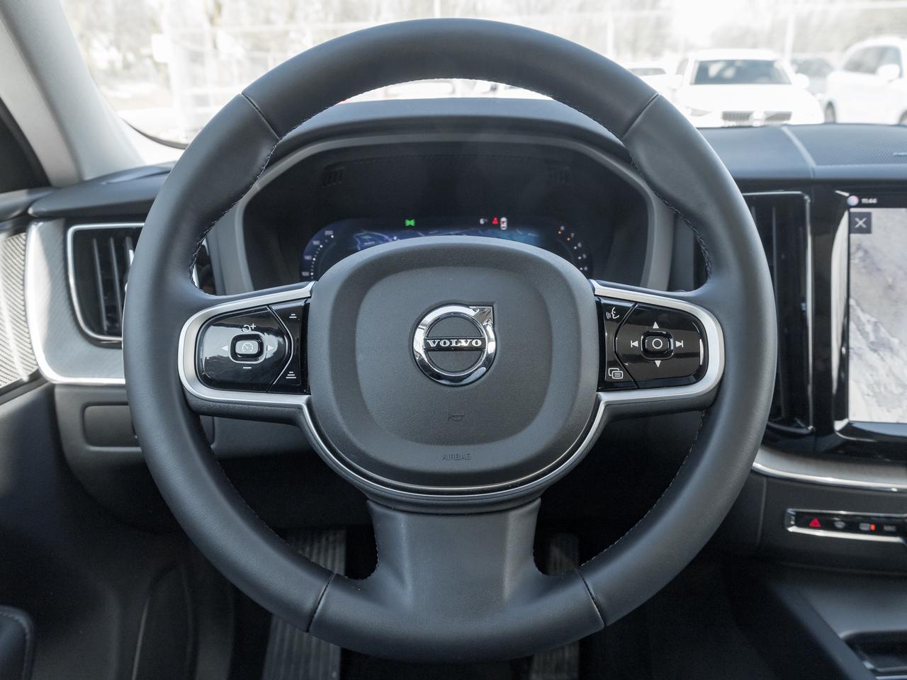 2025 Volvo XC60 B5 AWD PLUS  HARMAN KARDON  20" ALLOY WHEELS  CPO Photo