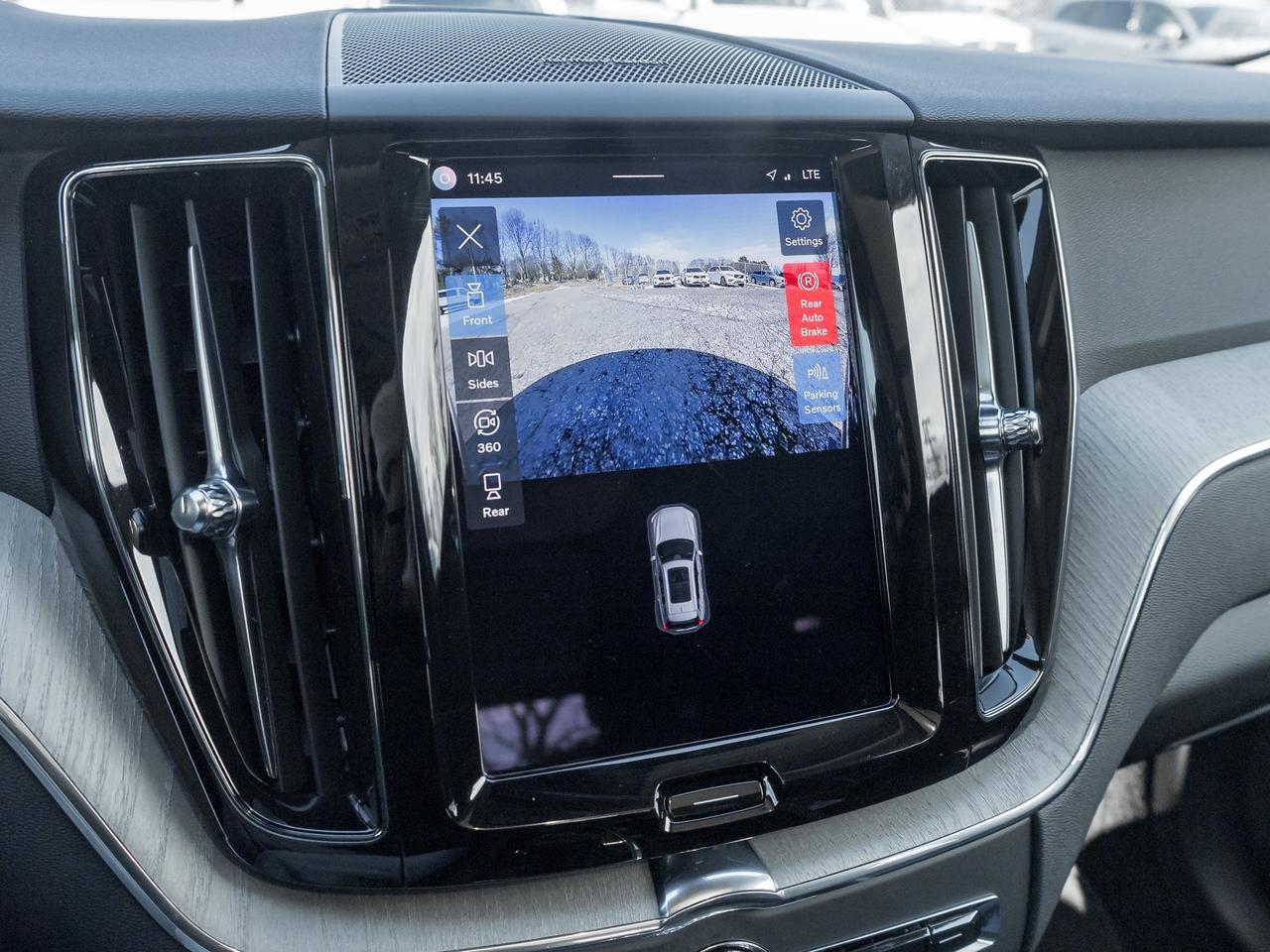 2025 Volvo XC60 B5 AWD PLUS  HARMAN KARDON  20" ALLOY WHEELS  CPO Photo