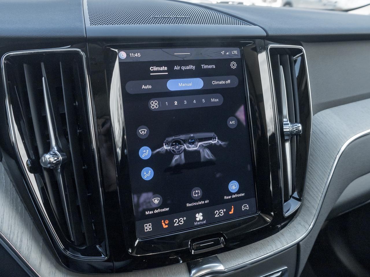 2025 Volvo XC60 B5 AWD PLUS  HARMAN KARDON  20" ALLOY WHEELS  CPO Photo