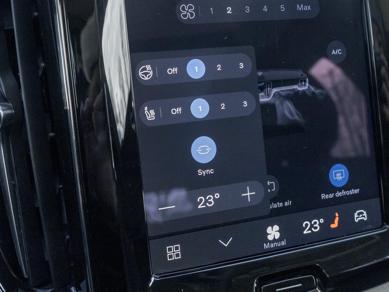 2025 Volvo XC60 B5 AWD PLUS  HARMAN KARDON  20" ALLOY WHEELS  CPO Photo