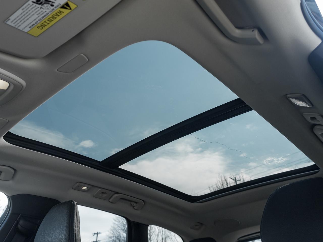 2025 Volvo XC60 B5 AWD PLUS  HARMAN KARDON  20" ALLOY WHEELS  CPO Photo