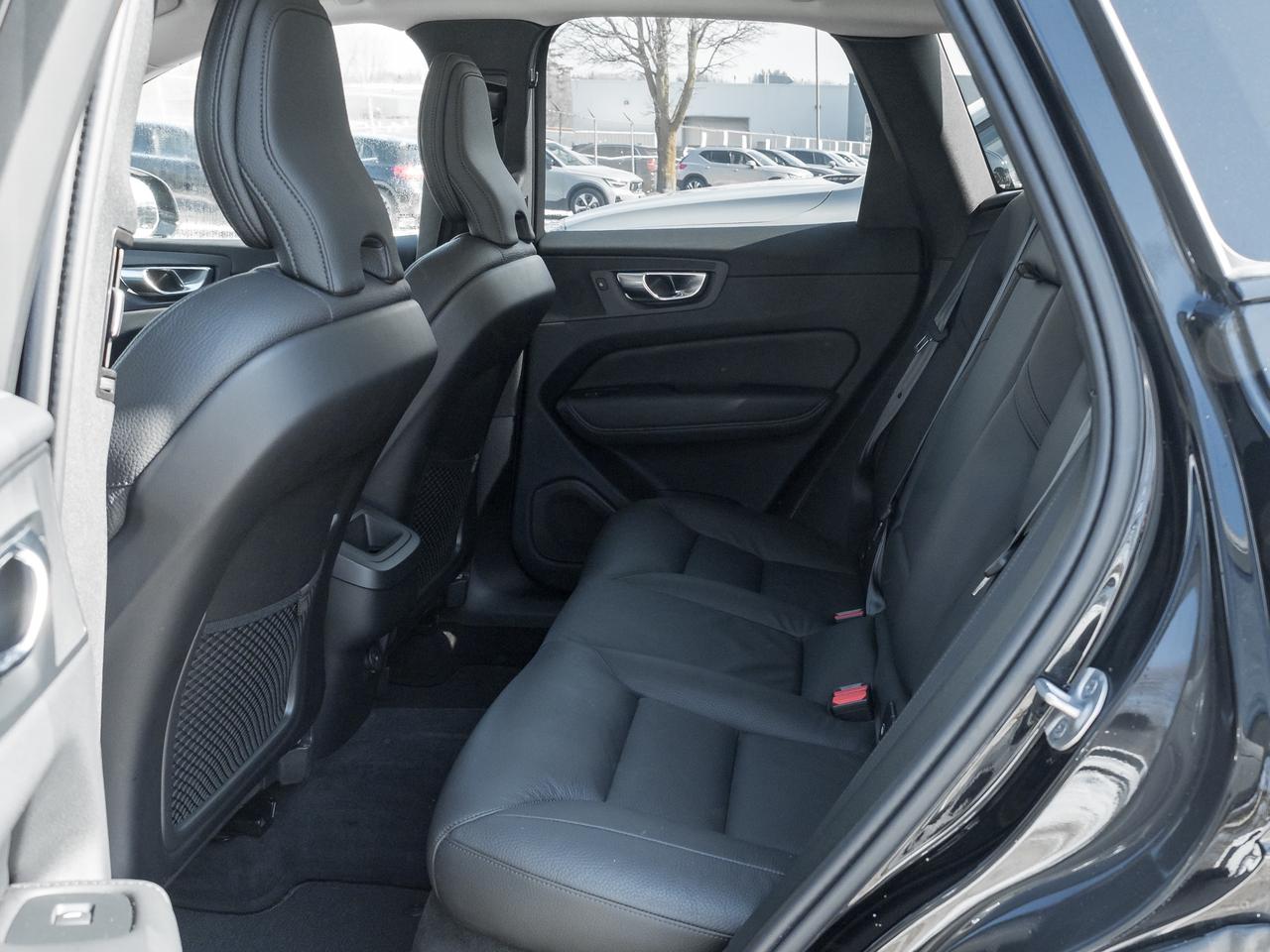 2025 Volvo XC60 B5 AWD PLUS  HARMAN KARDON  20" ALLOY WHEELS  CPO Photo