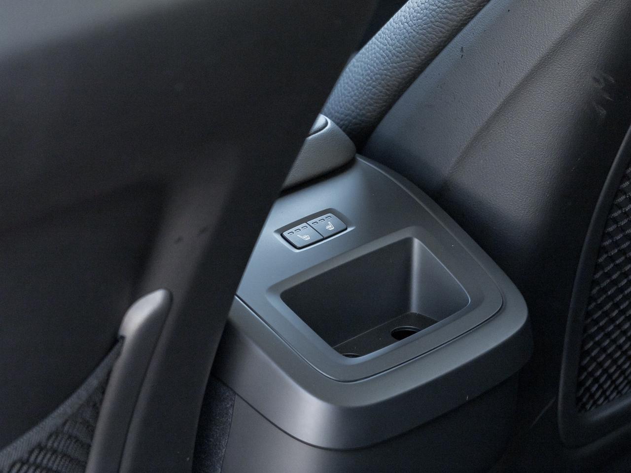 2025 Volvo XC60 B5 AWD PLUS  HARMAN KARDON  20" ALLOY WHEELS  CPO Photo