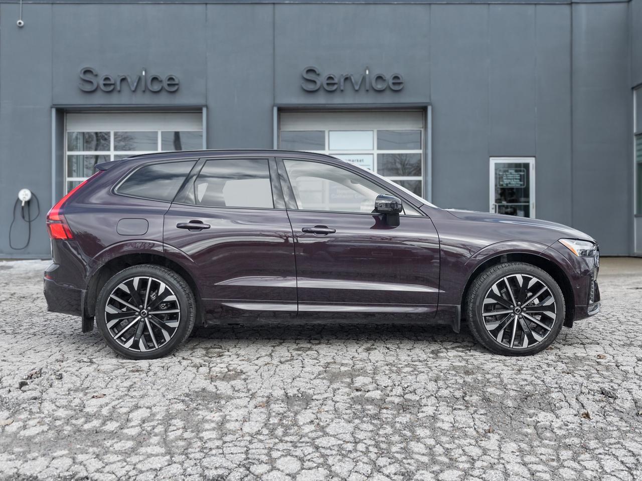 2026 Volvo XC60 B5 AWD ULTRA  BOWER & WILKINS  MASSAGE SEATS Photo