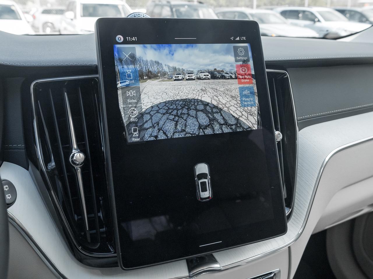 2026 Volvo XC60 B5 AWD ULTRA  BOWER & WILKINS  MASSAGE SEATS Photo