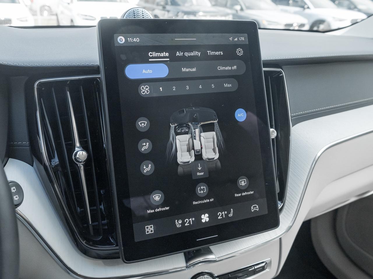 2026 Volvo XC60 B5 AWD ULTRA  BOWER & WILKINS  MASSAGE SEATS Photo