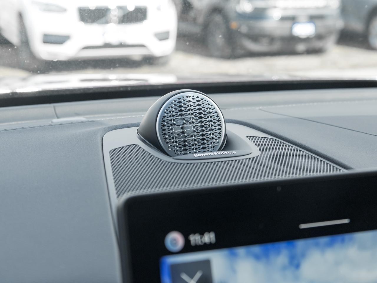 2026 Volvo XC60 B5 AWD ULTRA  BOWER & WILKINS  MASSAGE SEATS Photo