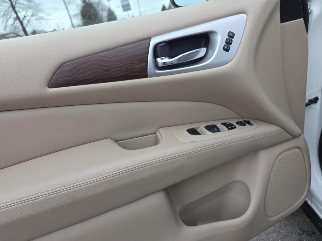 2019 Nissan Pathfinder PLATINUM * 1 OWNER / DVD / COOLED SEATS / DRIVER A Photo