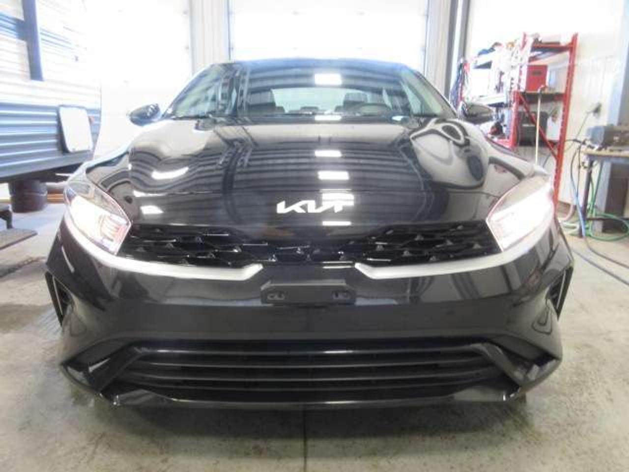 2024 Kia Forte EX, ALLOYS, A/C, HTD. SEATS, APPLE/ANDROID, 70K! Photo