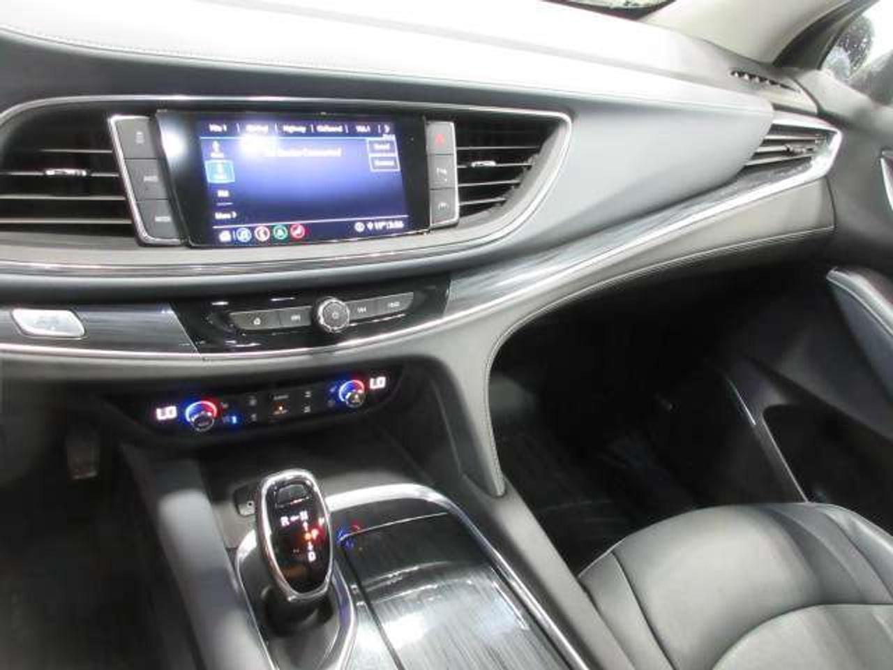 2020 Buick Enclave PREMIUM AWD V6, NAV, ROOF, LEATHER, 112K! Photo