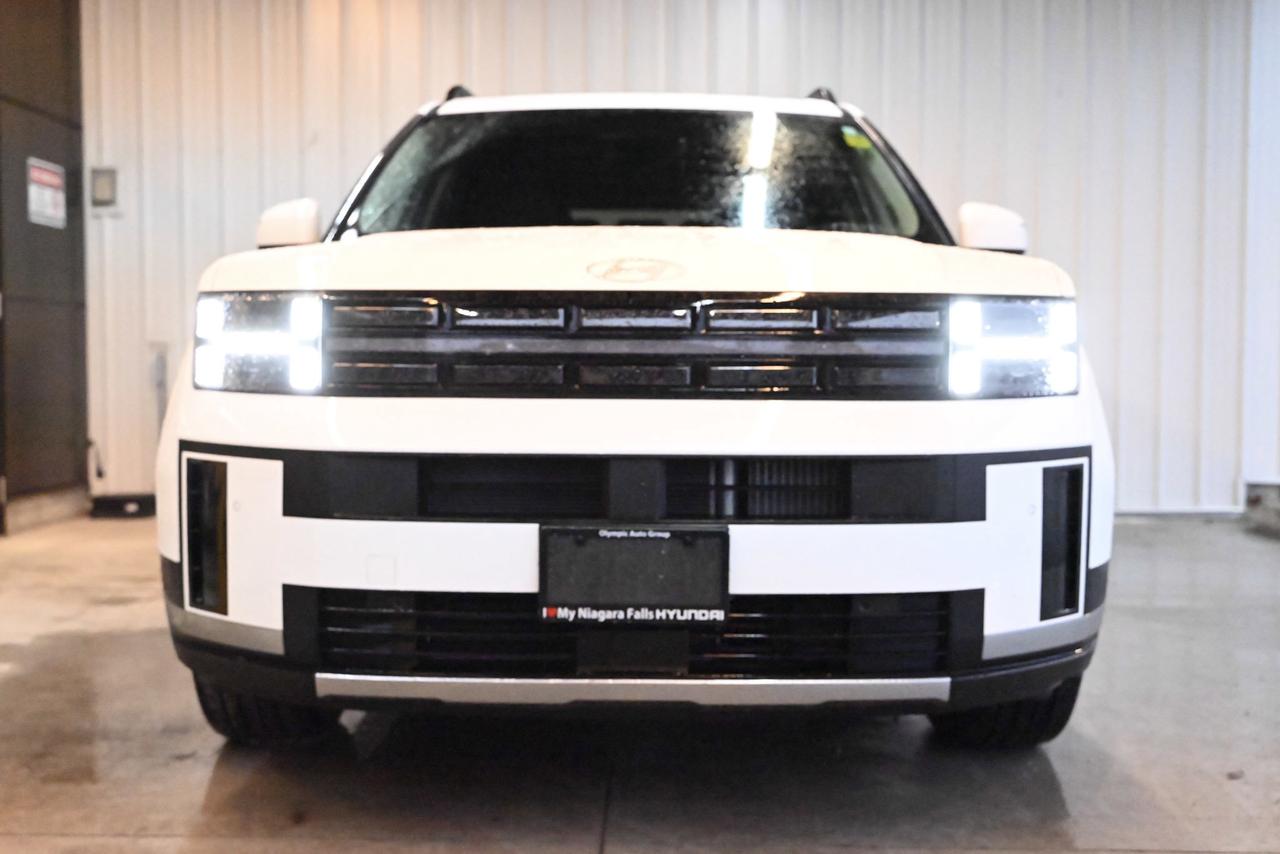 2025 Hyundai Santa Fe Hybrid 1-Owner / Preferred AWD w/Trend Pkg Photo