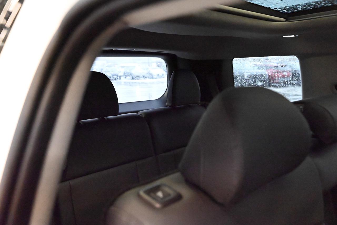 2025 Hyundai Santa Fe Hybrid 1-Owner / Preferred AWD w/Trend Pkg Photo