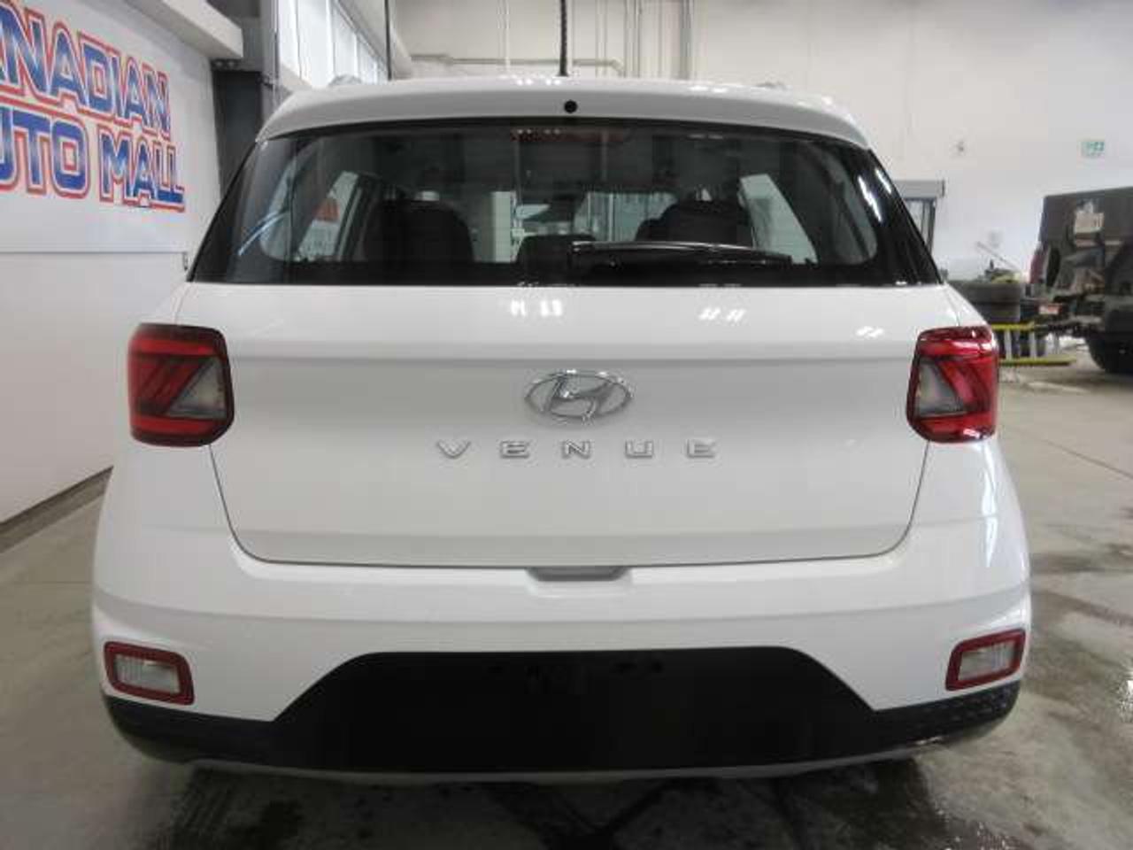 2024 Hyundai Venue PREFERRED, HTD. SEATS, APPLE/ANDROID, A/C, 74K! Photo