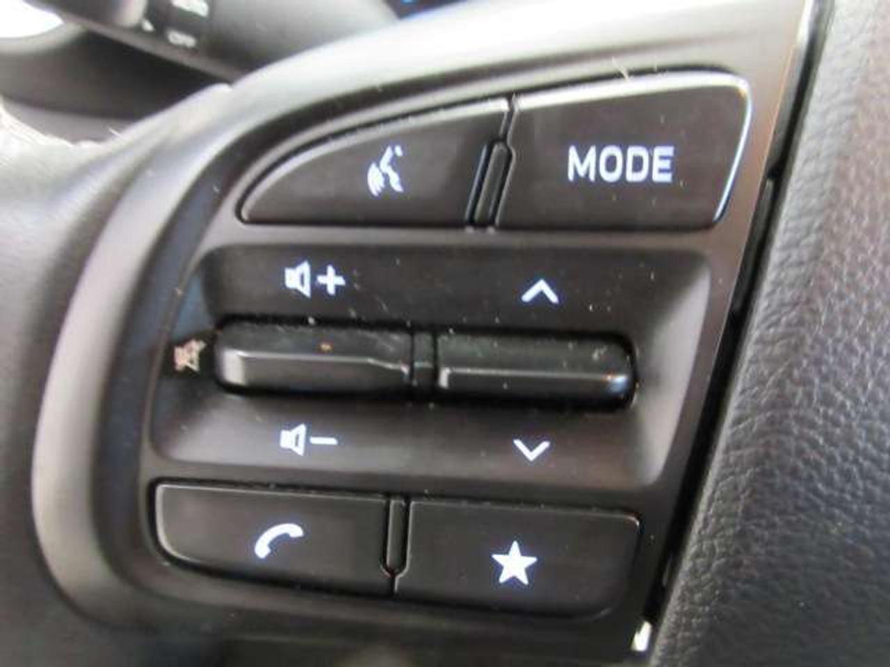 2024 Hyundai Venue PREFERRED, HTD. SEATS, APPLE/ANDROID, A/C, 74K! Photo