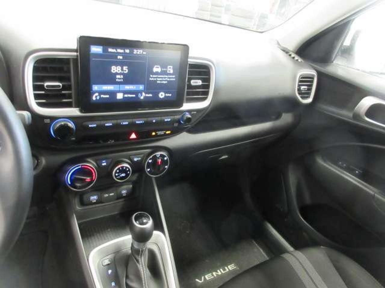 2024 Hyundai Venue PREFERRED, HTD. SEATS, APPLE/ANDROID, A/C, 74K! Photo