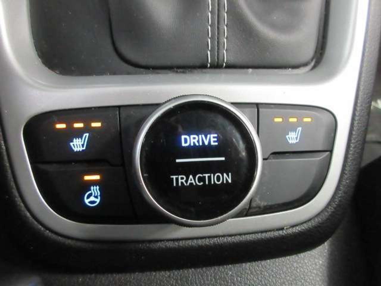 2024 Hyundai Venue PREFERRED, HTD. SEATS, APPLE/ANDROID, A/C, 74K! Photo