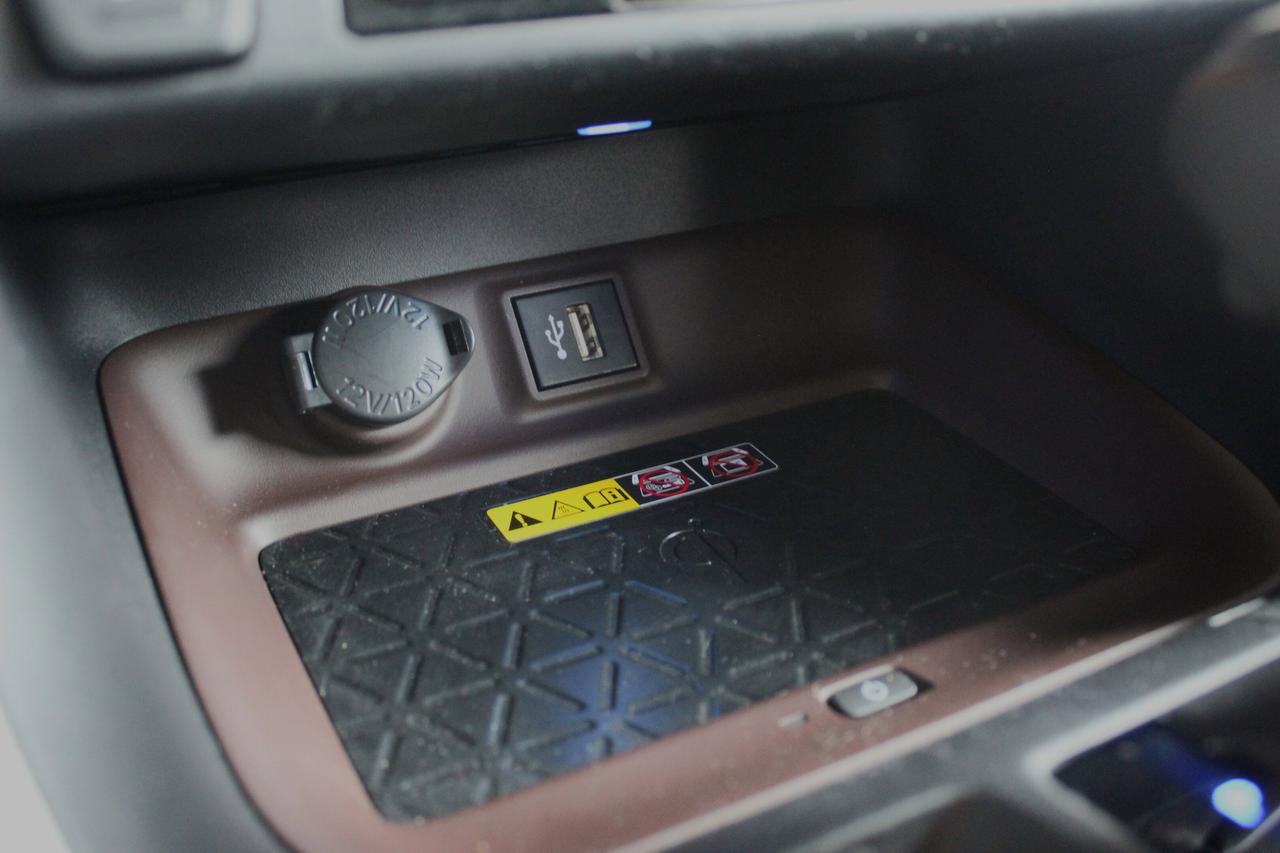 2024 Toyota RAV4 LIMITED  Photo