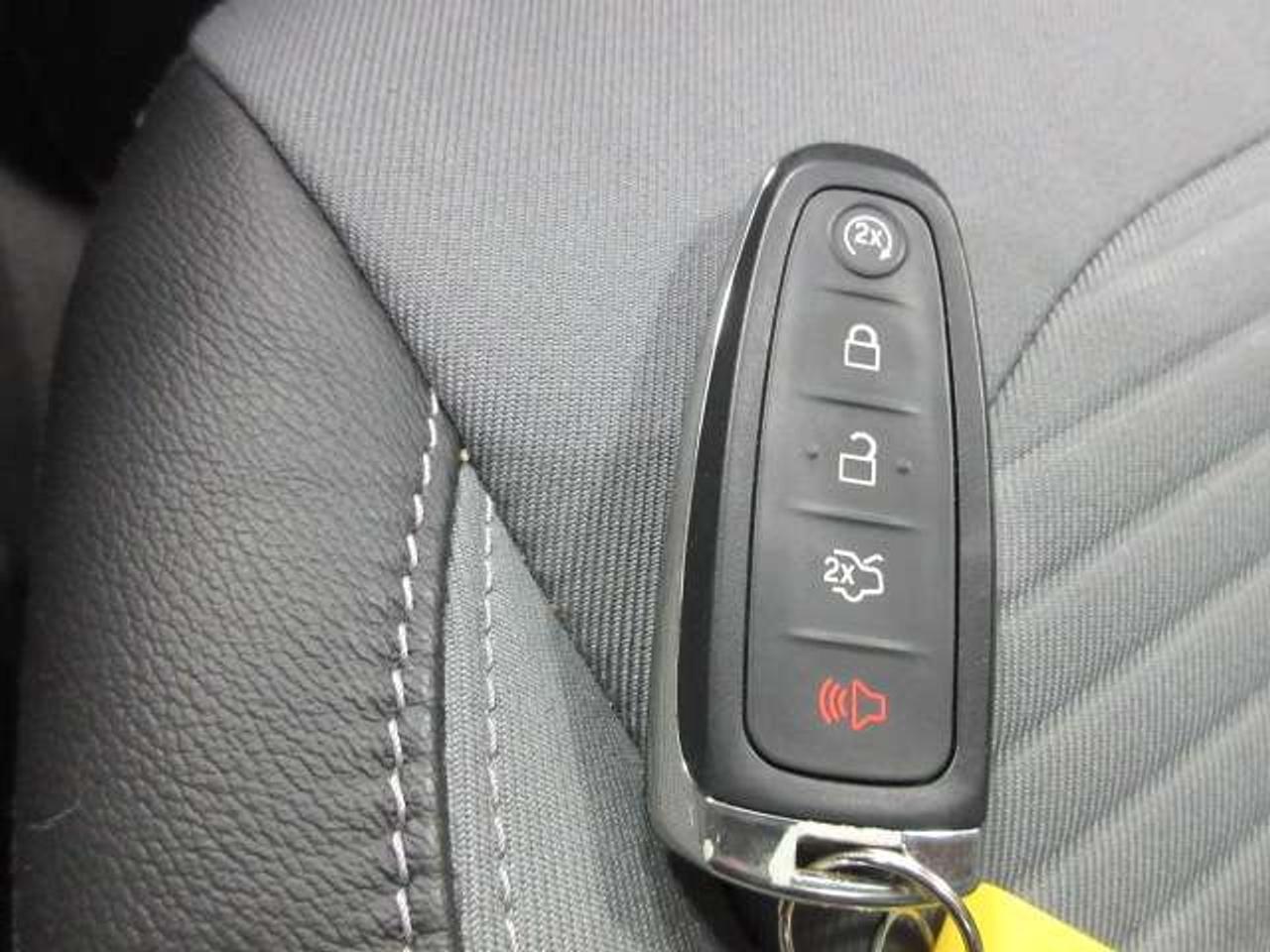 2017 Ford Escape TITANIUM, NAV, ROOF, LOADED, JUST 77K! Photo