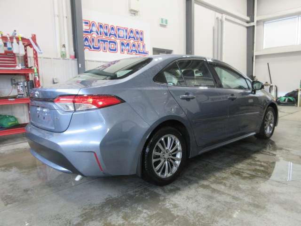 2022 Toyota Corolla LE, AUTO, A/C, BT, HTD. SEATS, ALLOYS, 21K! Photo