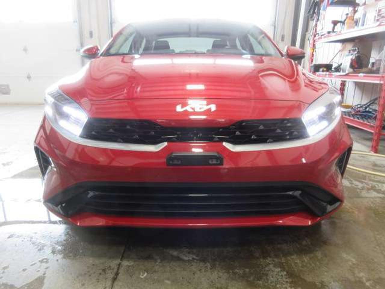 2024 Kia Forte EX, HTD. SEATS, A/C, ALLOYS, APPLE/ANDROID, 59K! Photo2