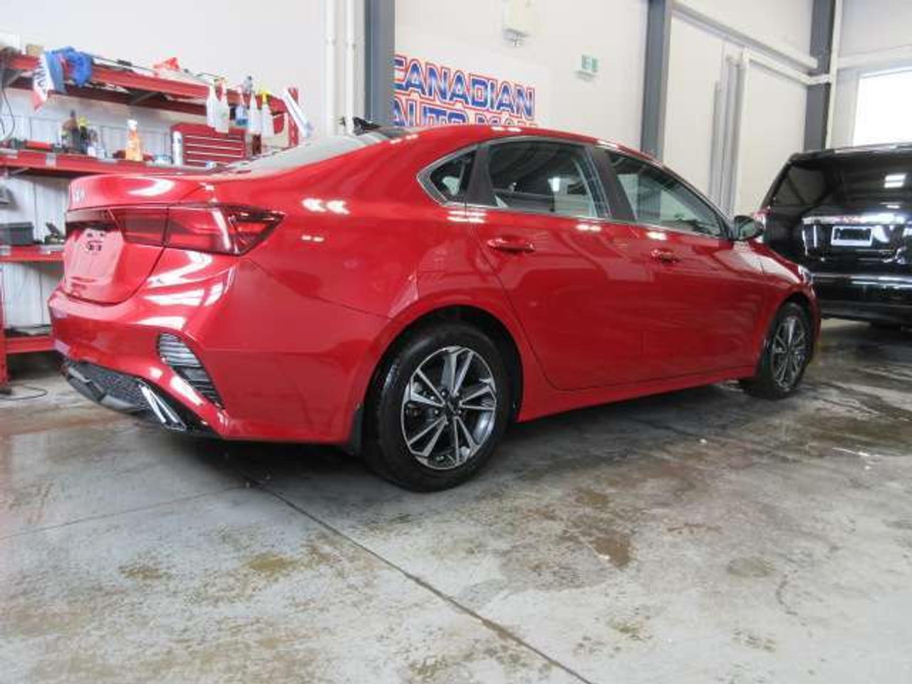 2024 Kia Forte EX, HTD. SEATS, A/C, ALLOYS, APPLE/ANDROID, 59K! Photo